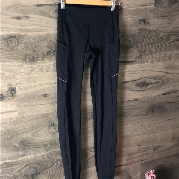 Lululemon pants - Picture 2 of 8